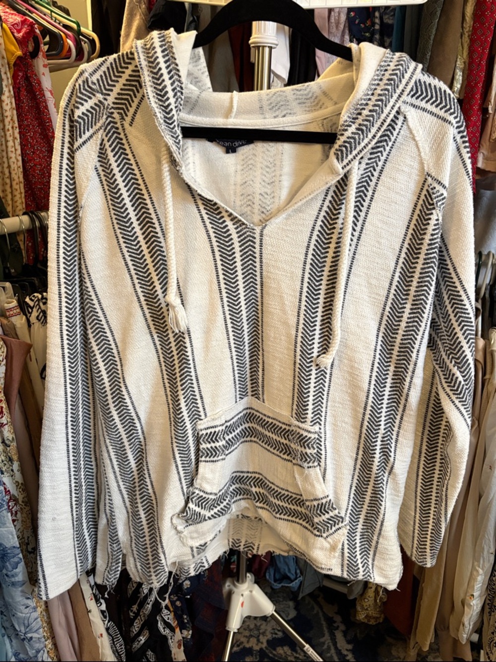 Ocean Drive white and navy blue Striped V-Neck Hoodie